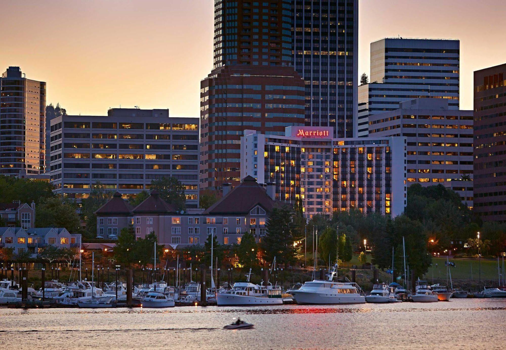 Portland Marriott Downtown Waterfront Hotel Exterior photo
